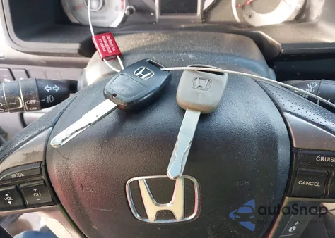 2013 Honda Pilot Touring z USA, uszkodzony, nr VIN 5FNYF4H96DB009594